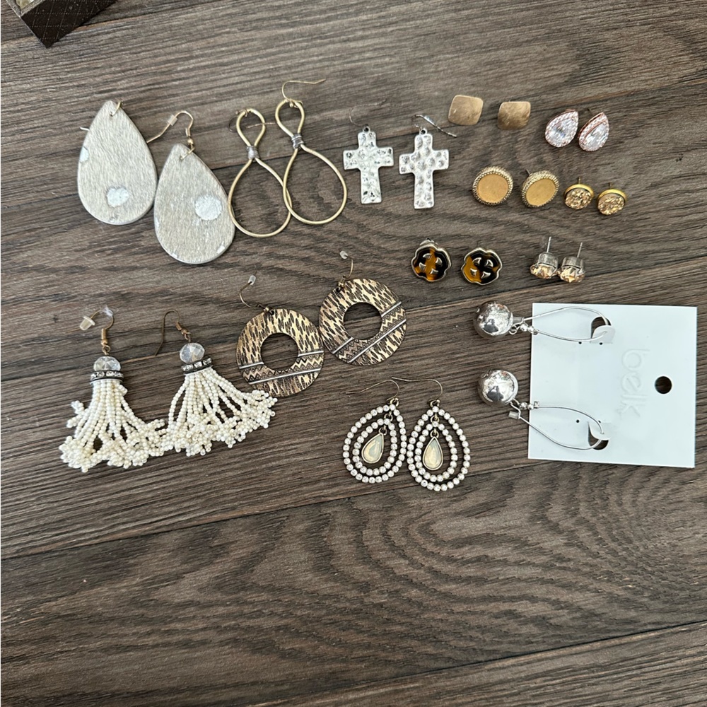 Set of 13 pairs of earrings